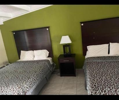 Regency Inn Perry Extérieur photo
